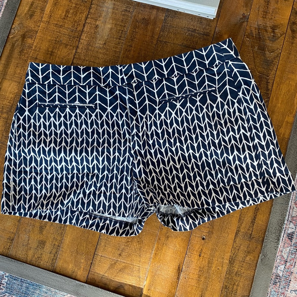 Gap Patterned Shorts